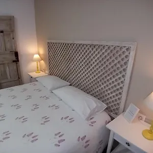 https://casa-flores-seville.es-andalucia.com